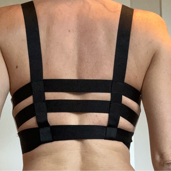 Stretchy black and white crop top. High quality material. BEBE brand. - Picture 6 of 6